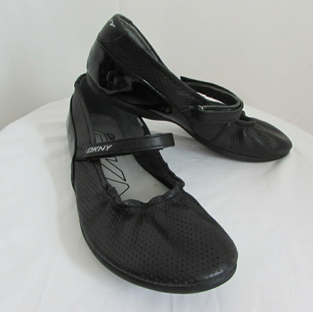 DKNY Mary jane velcro leather flats